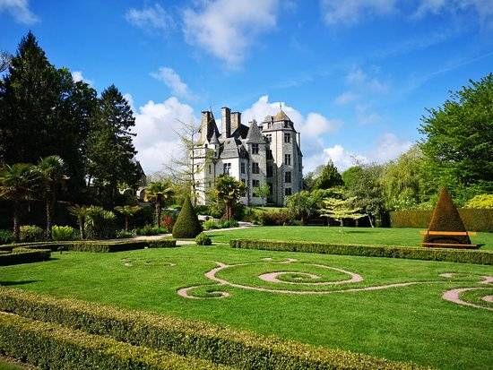 Lieu : Château des Ravalet
