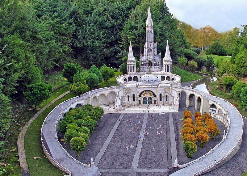 Sanctuaire Notre Dame De Lourdes