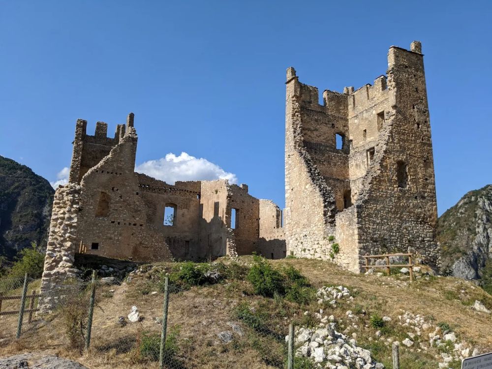 Lieu : Château de Miglos