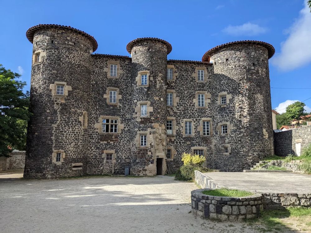 Lieu : Musée des croyances populaires
