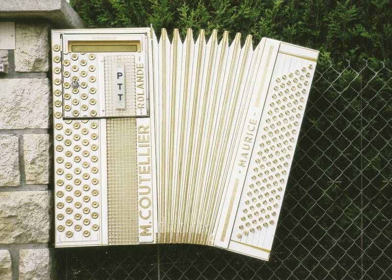 Le Village des Boîtes Aux Lettres