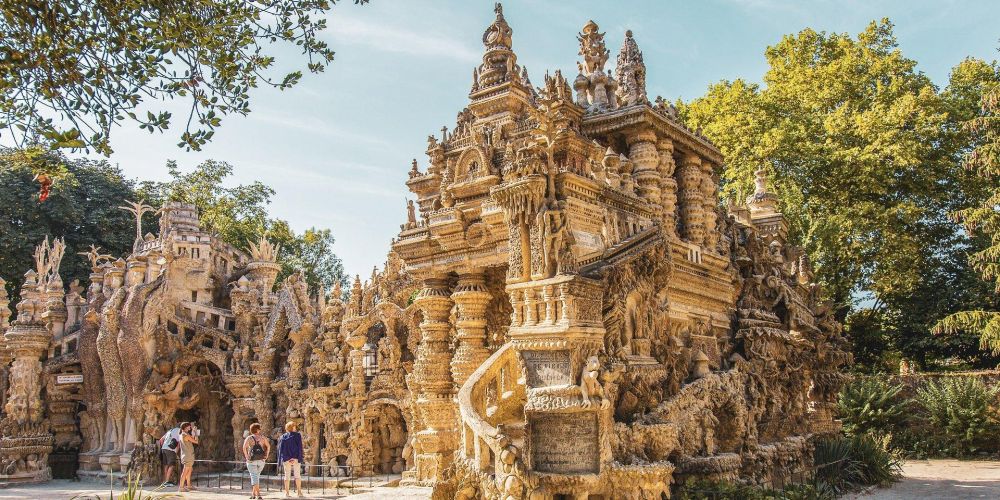 Lieu : Palais Ideal du Facteur Cheval