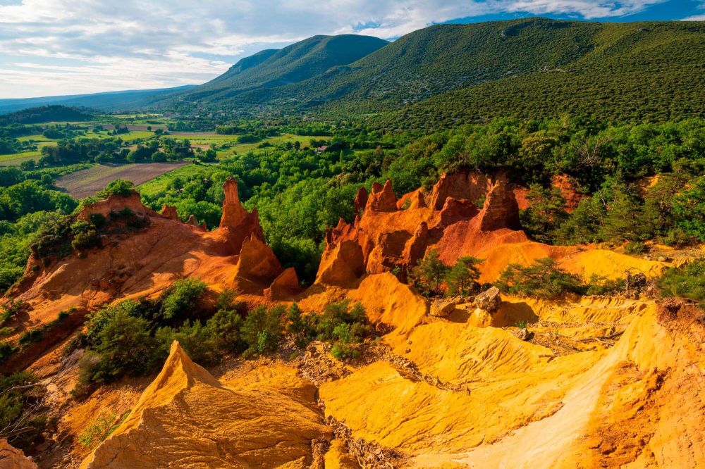 Lieu : Colorado Provençal