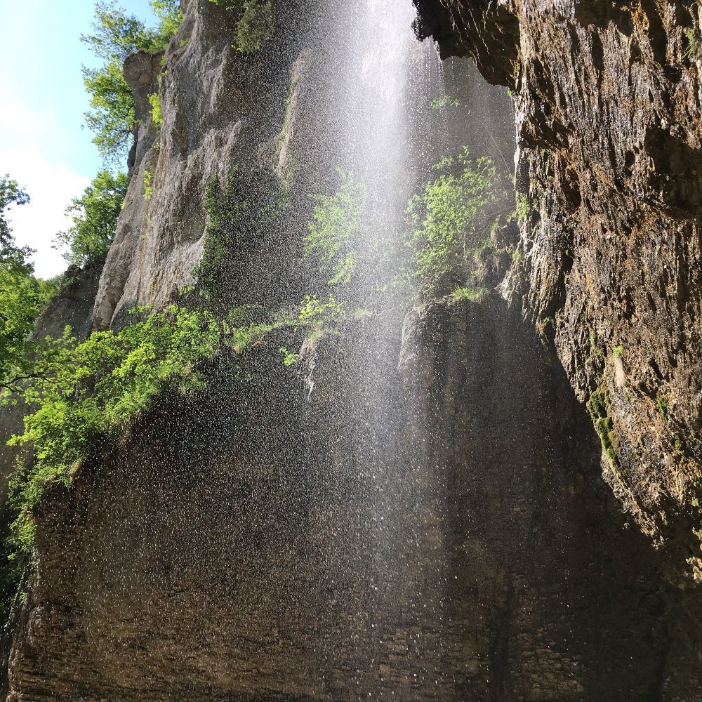 Lieu : Cascade Du Bout Du Monde