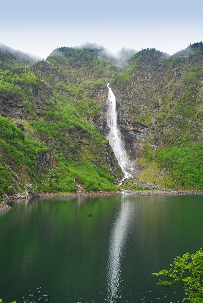 Lieu : Cascade du lac d'Oô