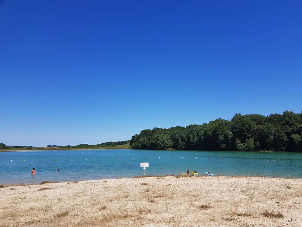 Lieu : Lac de Lacoste
