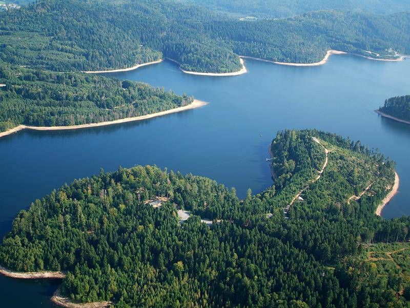 Lieu : Lac de pierre percée