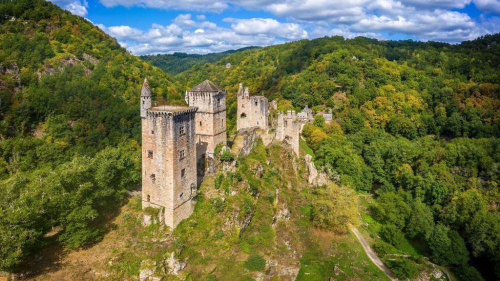 Lieu : Les Tours de Merle