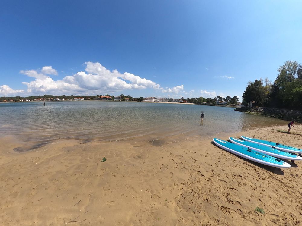 Lieu : Plage des Chênes Lièges (Lac)