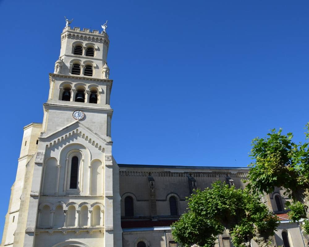 Lieu : Basilique et carillon Notre Dame de Buglose