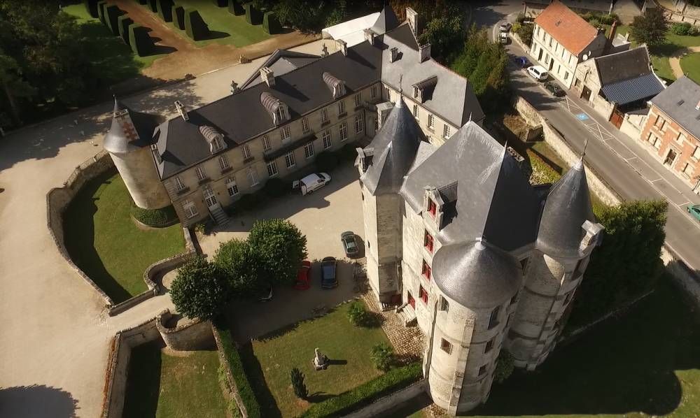 Le donjon de Vic-sur-Aisne