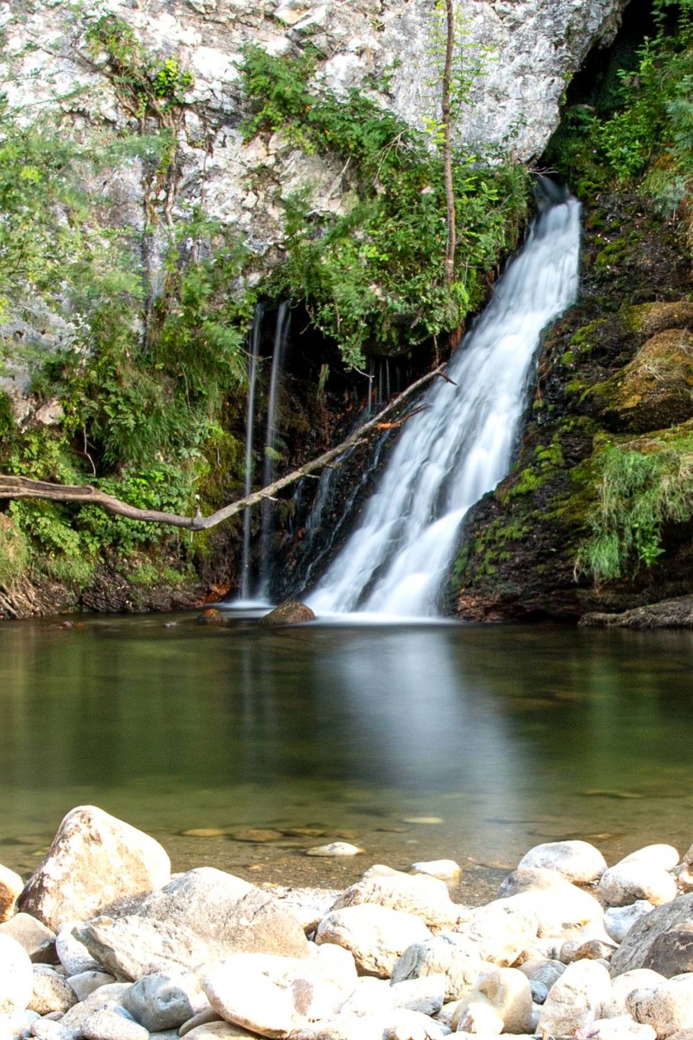 Lieu : CASCADE LE FREJO