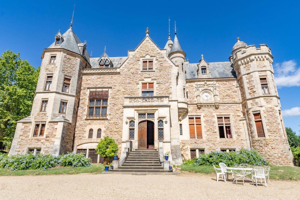 Lieu : CHATEAU DE LIBOURIAC