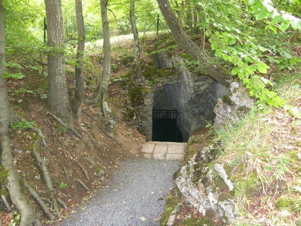 Lieu : La grotte de Nichet