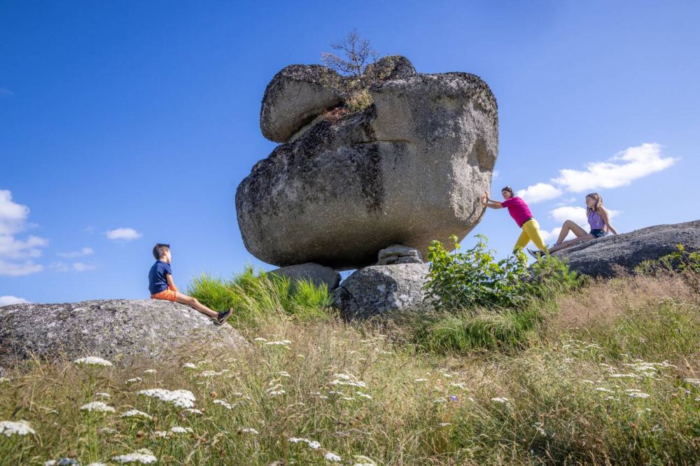 LE ROCHER DE SAINT-JEAN