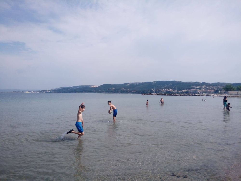 Lieu : Plage de Ferrières centre-ville