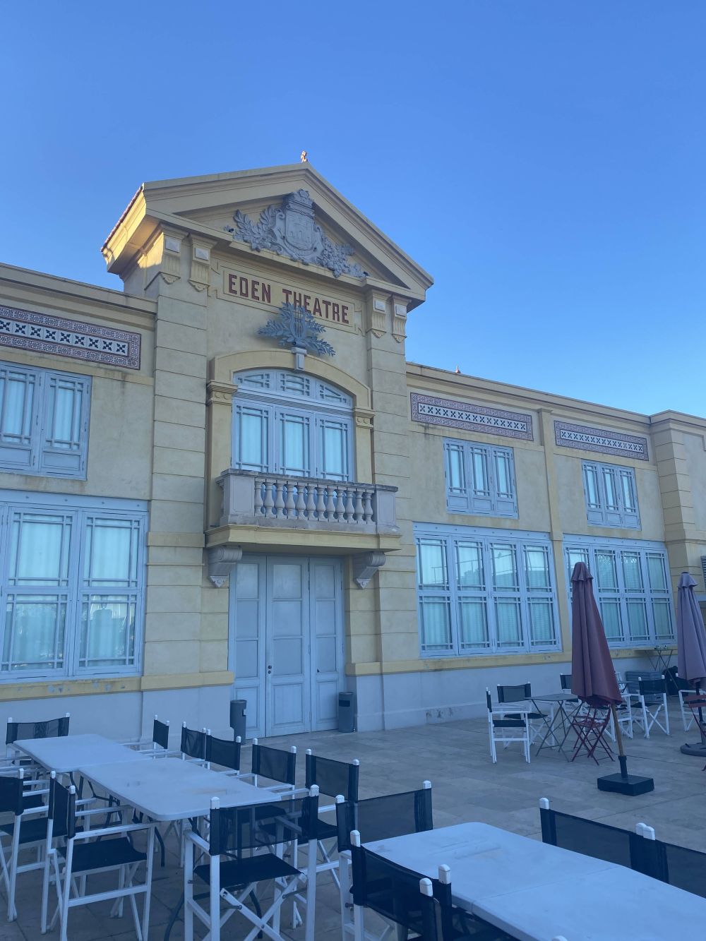 Lieu : Eden Théâtre