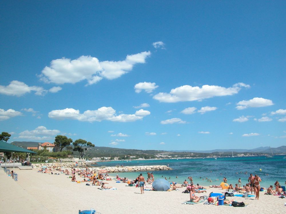 Lieu : Plage des Capucins
