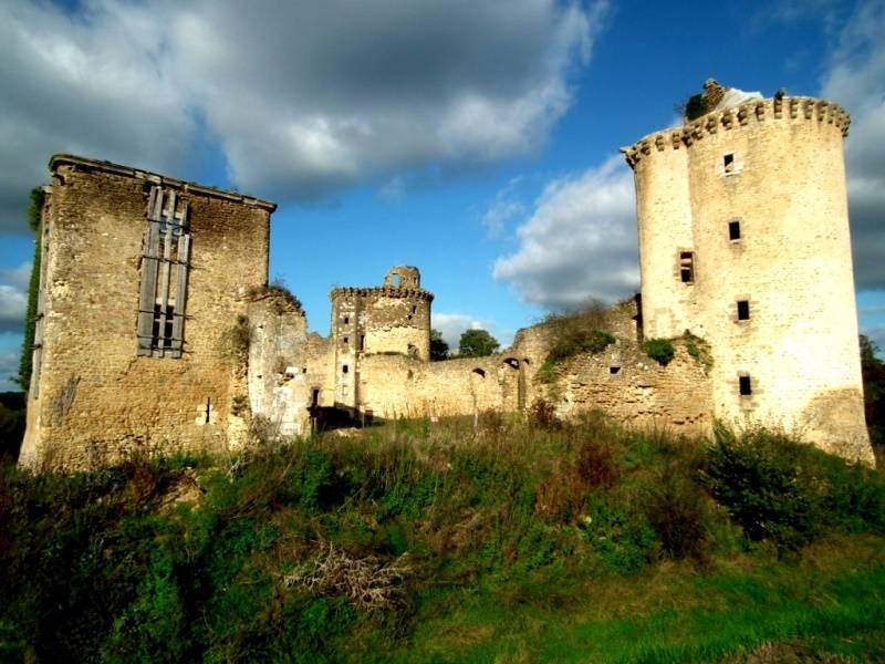 Randonnée : Les chemins de la Guerre de Cent Ans