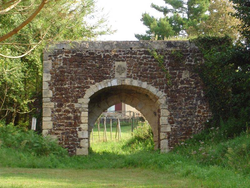 Randonnée : Sore en VTT, histoire d'un village médiéval au bord de la petite Leyre