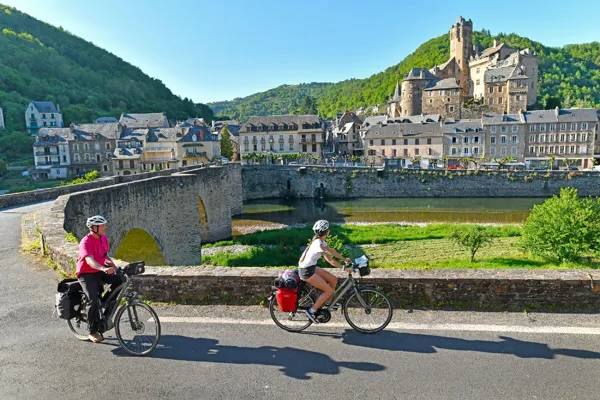 Randonnée : Vallée du Lot à vélo (V86), ENTRAYGUES-SUR-TRUYERE/ESTAING