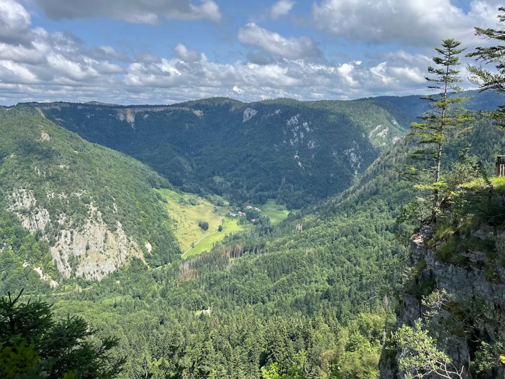 Lieu : Cirque de la Roche Fauconnière