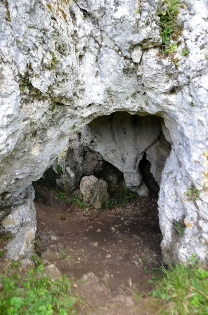 Lieu : Grotte des fées