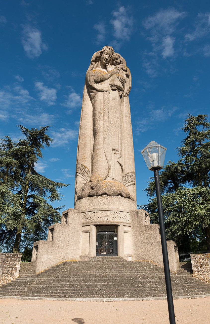 Photo : La Madone veille sur la Côtière