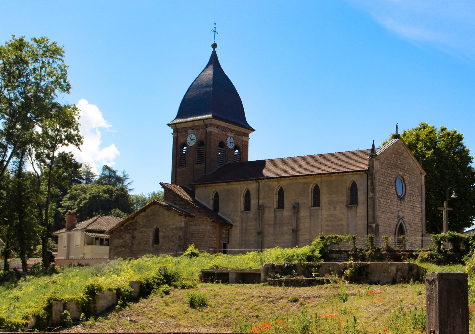 Photo : Eglise de Saint-Jean de Niost