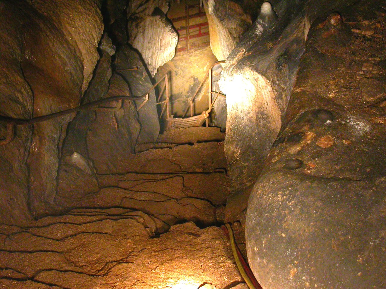 Photo : Réserve Naturelle de la Grotte d'Hautecourt