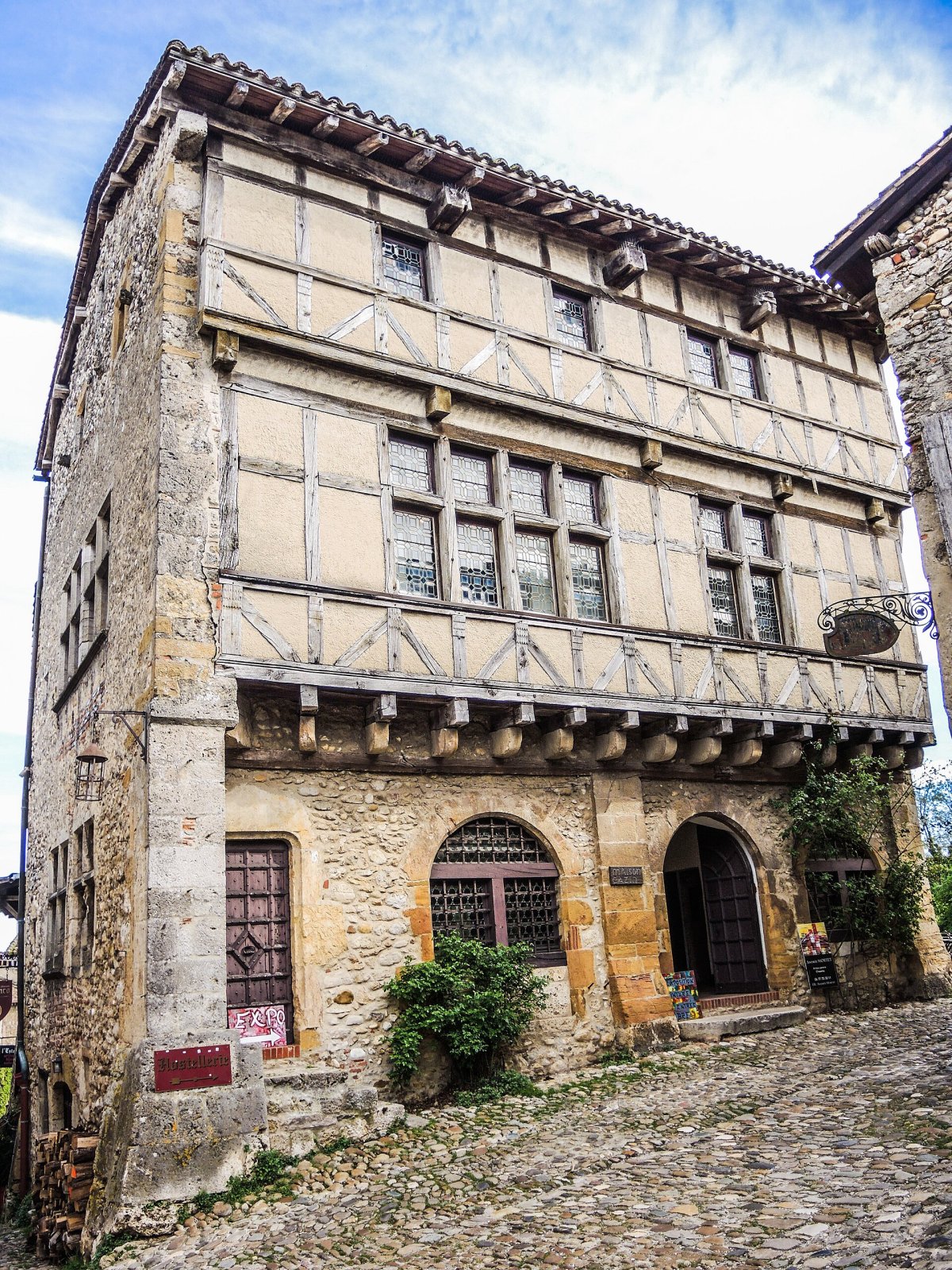 Photo : Maison Cazin