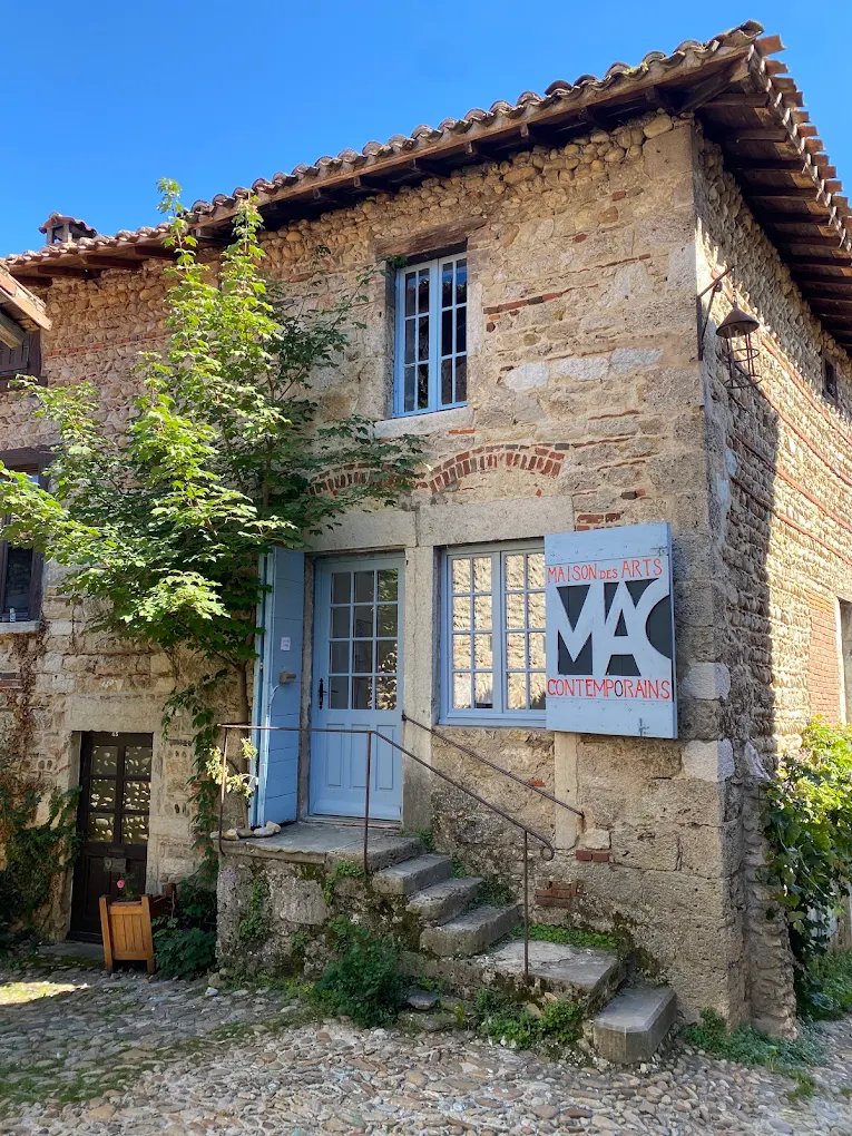 Photo : Maison des Arts Contemporains de Pérouges