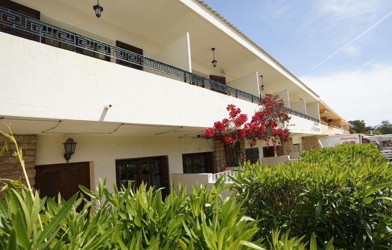 Hébergement : RESIDENCE LES MANDARINIERS